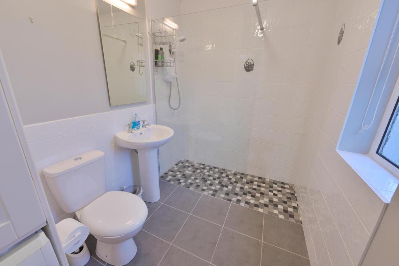 Ocean Breeze Apartment اهينتش المظهر الخارجي الصورة